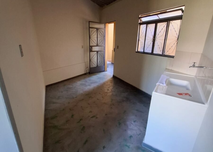 Kitnet 1 Quarto para Aluguel na Califórnia, Belo Horizonte Casa A — foto 2 de 6