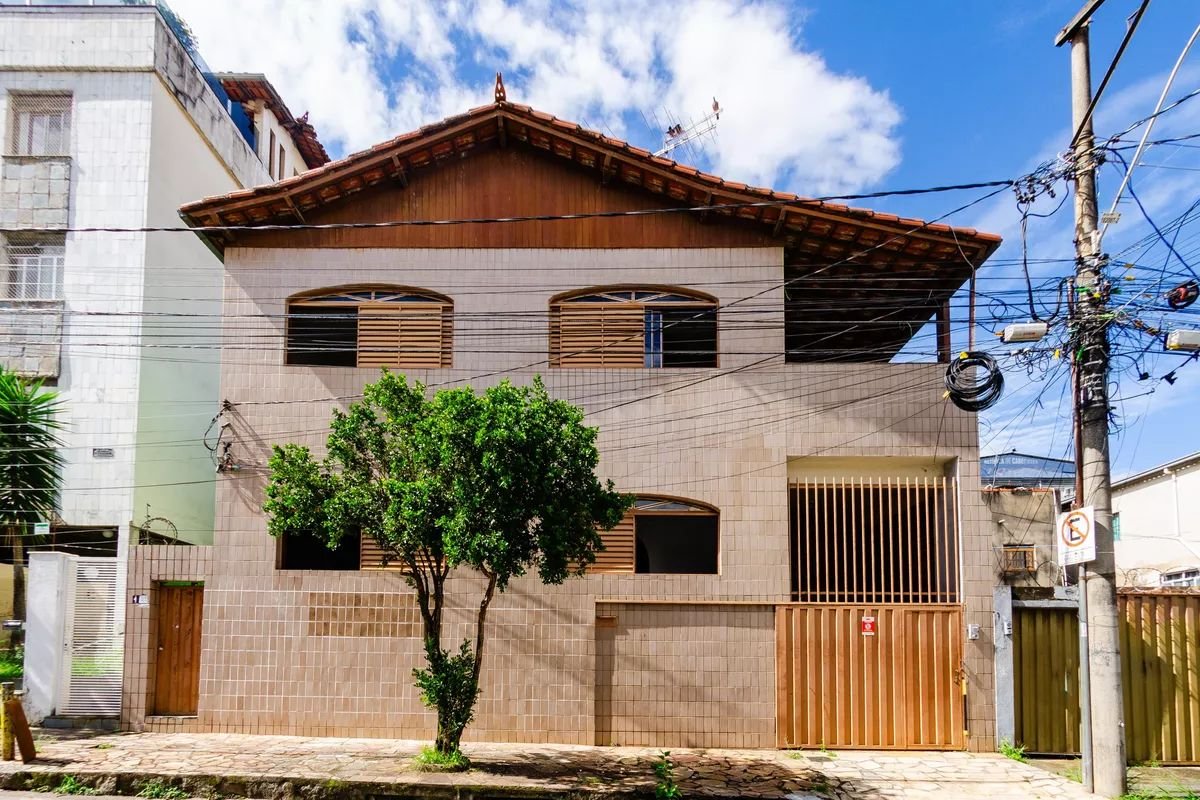 Casa no Padre Eustáquio — foto 1 de 38